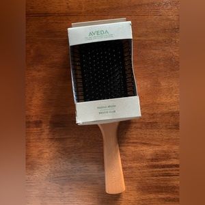 NWT Aveda Paddle Brush